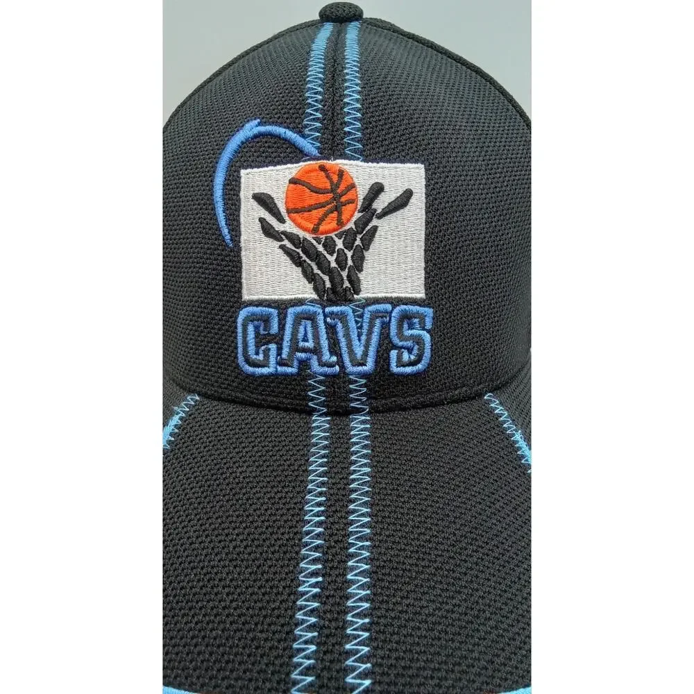 Vintage 2000 Cleveland Cavaliers NBA Reebok Cap S/M